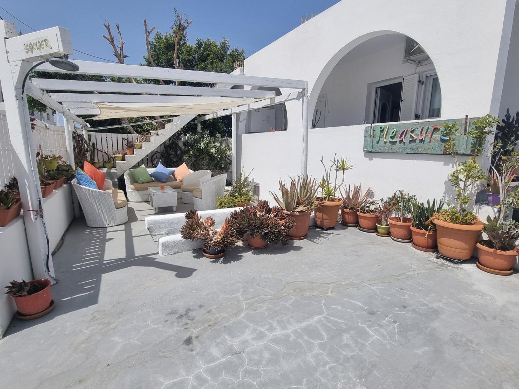 Pleasure Black Beach Perissa  Exterior photo
